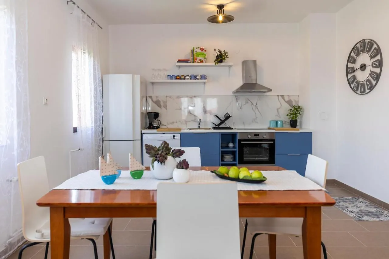 Fico Villa Kozino 0*,